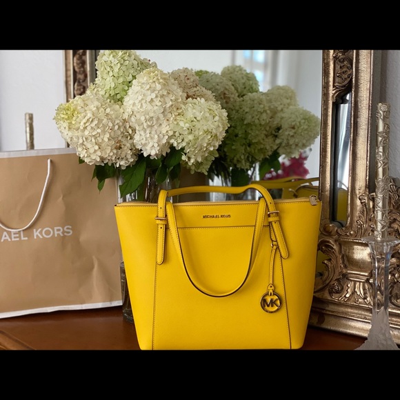 NWT Yellow Michael Kors Ciara Tote - Picture 2 of 4